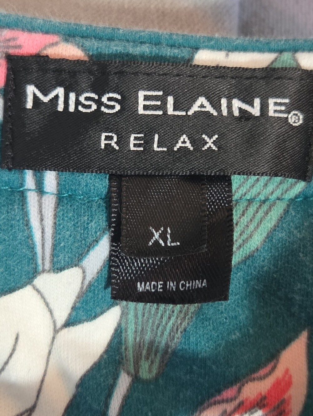 Miss Elaine Relax Size XL Robe Front Zip Green Floral Side Seam Slit Long Sleeve - Picture 7 of 8